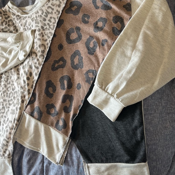 Leopard Colorblock Oversized  Medium Long sleeve Top - Picture 11 of 13